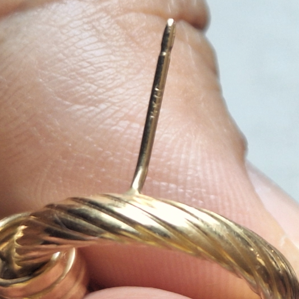 Vintage Earrings In 14k Yellow Gold - Picture 13 of 15